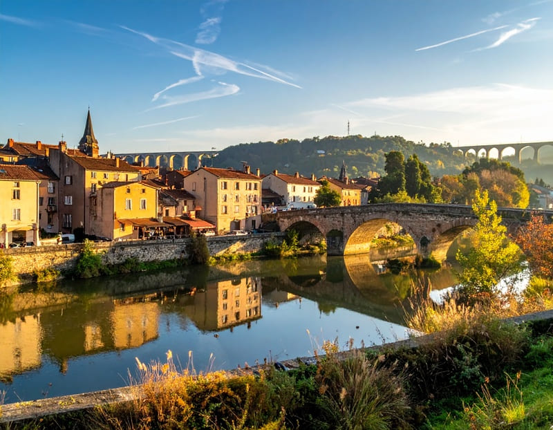 Millau, ville industrielle du cuir et de la ganterie en Aveyron